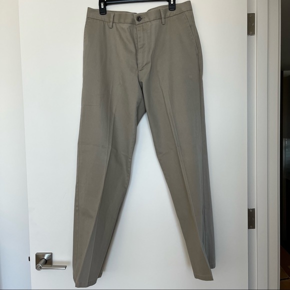 Dockers Straight Fit Flat Khaki Pants - Picture 1 of 16